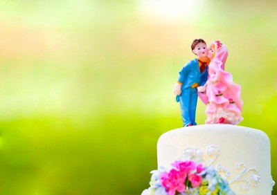 Wedding Superstition #2: Save the Cake!