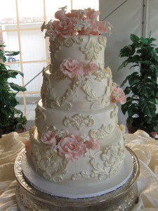 Simply Irresistible: Six Wedding Cake Flavors You Have to Try! // The Pink Bride Blog // Photo courtesy of Signature Cakes by Vicki
