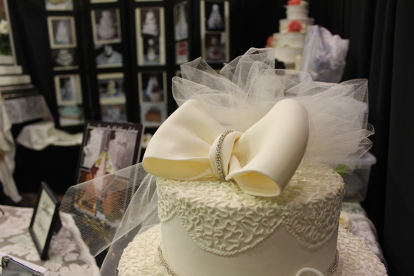 Wedding cake at the Pink Bridal Show® in Tennessee | The Pink Bride® www.thepinkbride.com