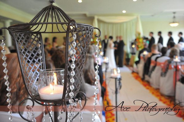 Wedding ceremony with close up of wedding lantern at Nashville wedding venue Bluegrass Yacht & Country Club, photographed by Ace Photography. The Pink Bride www.thepinkbride.com {Wedding Venues | Choosing a Venue to Meet Your Needs}