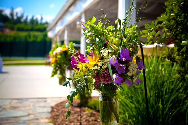 Flowers at Blackthorn Club for Jonesborough wedding | The Pink Bride {Top Five Myths Surrounding Country Club Weddings}