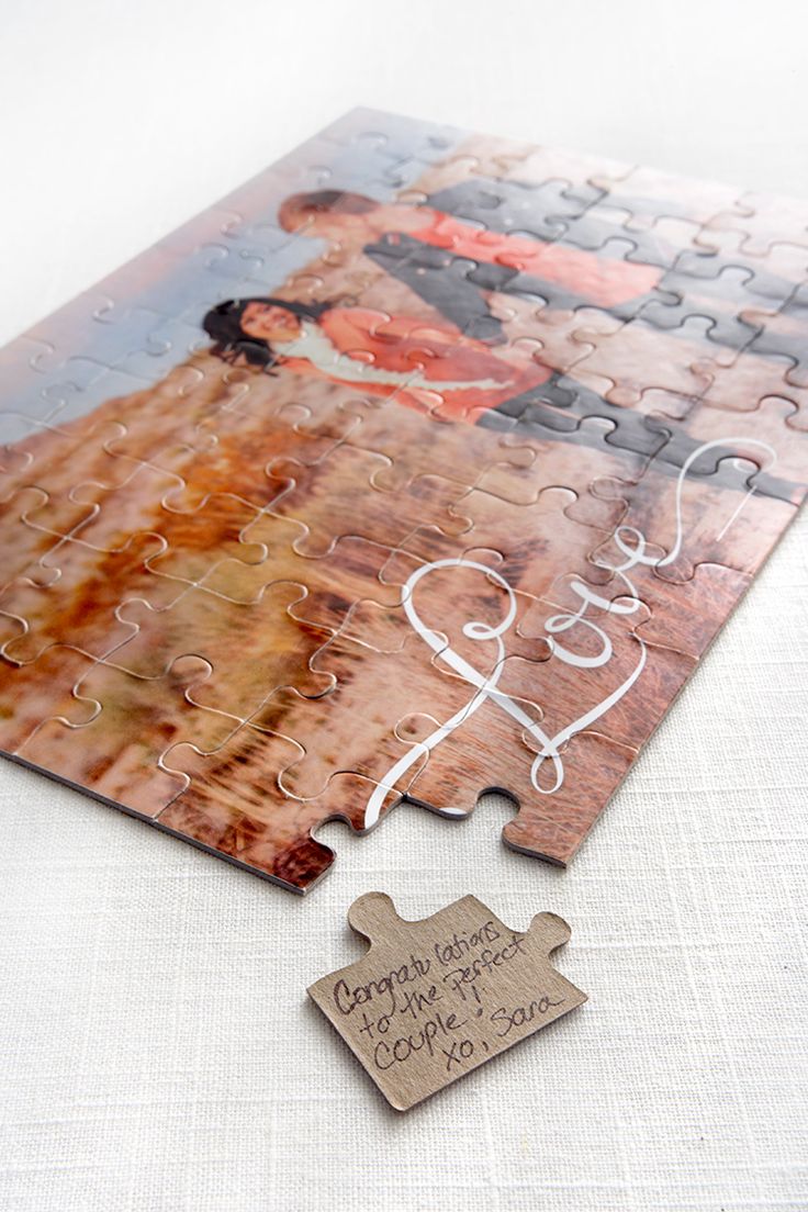 Photo puzzle guest book alternative by Shutterfly | The Pink Bride www.thepinkbride.com