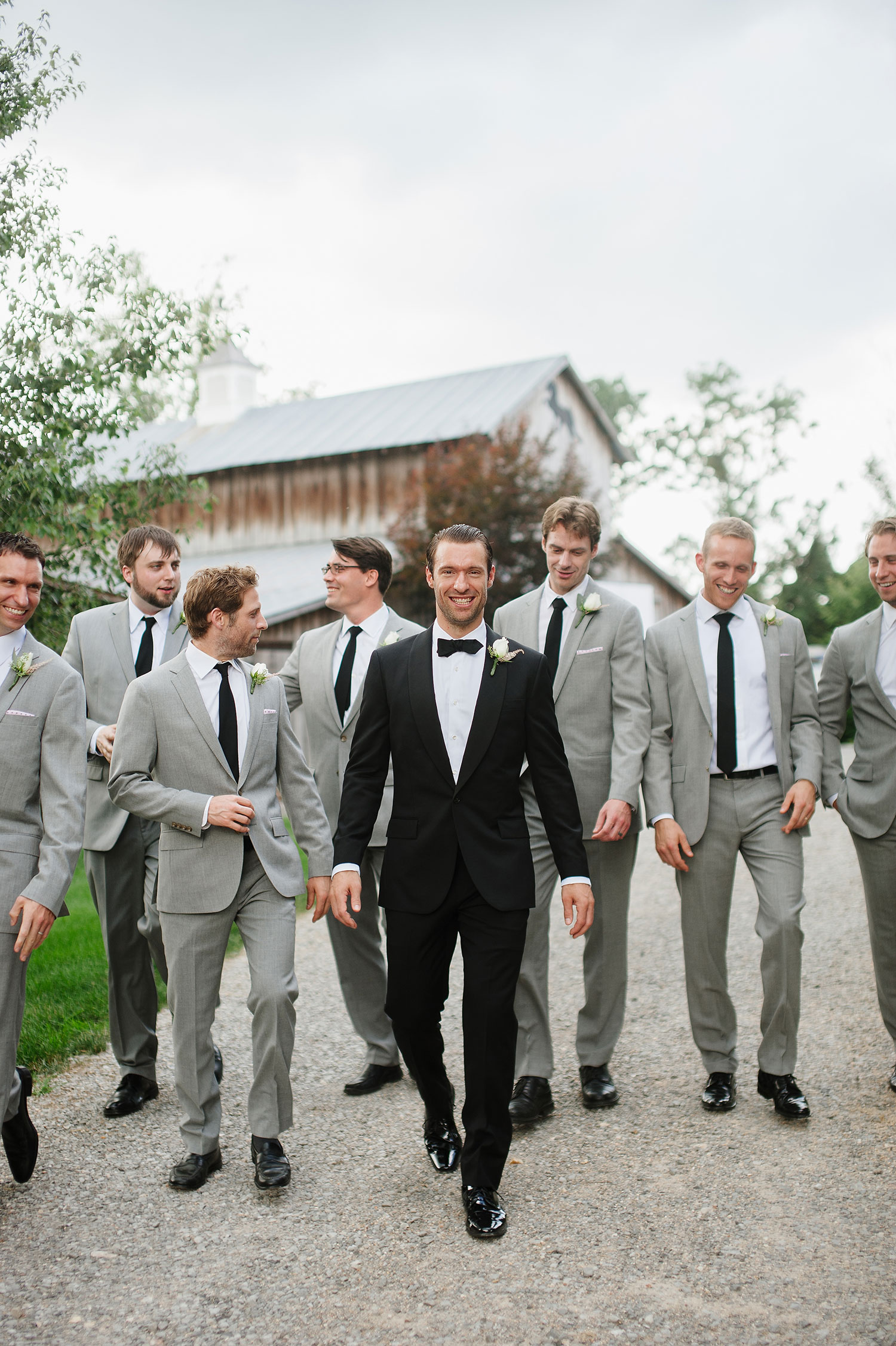 Ways to Make Your Groom Stand Out | Jennie Andrews www.jennieandrewsphoto.com