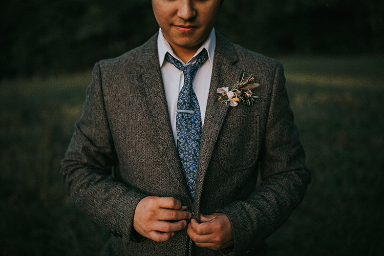 Groom with Wool Jacket & Paisley Tie | 5 Ways to Incorporate What He Wants on Your Wedding Day | Kelsey Prater Photography | The Pink Bride® www.thepinkbride.com