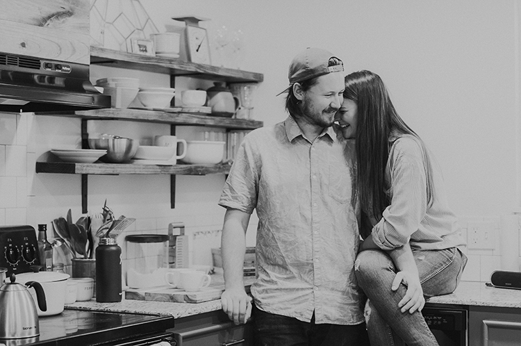 Kitchen Newlywed Photo | 12 Date Night Ideas for Your First Year of Marriage | Simply Sg Photography | The Pink Bride® www.thepinkbride.com